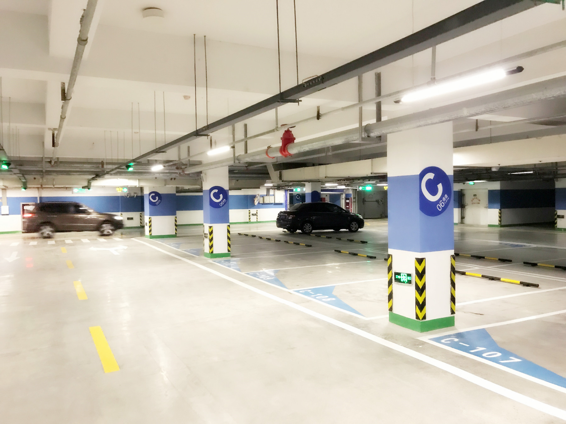 智能停車場 城市出行的效率革新與生活便利